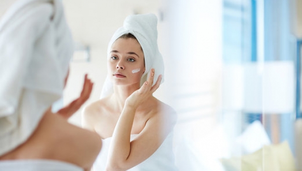 TIPS ΓΙΑ ΤΗΝ ΣΩΣΤΗ ΠΕΡΙΠΟΙΗΣΗ ΤΟΥ ΠΡΟΣΩΠΟΥ ΣΤΟ ΣΠΙΤΙ